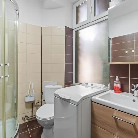 Bright Designer 1br With Balcony & Wifi *