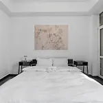 Bright Designer 1br With Balcony & Wifi Апартаменты *