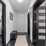 Bright Designer 1br With Balcony & Wifi *