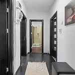 Bright Designer 1br With Balcony & Wifi Апартаменты *