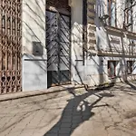 Апартаменты Bright Designer 1br With Balcony & Wifi