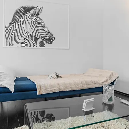 Apartment Bright Designer 1br With Balcony & Wifi *