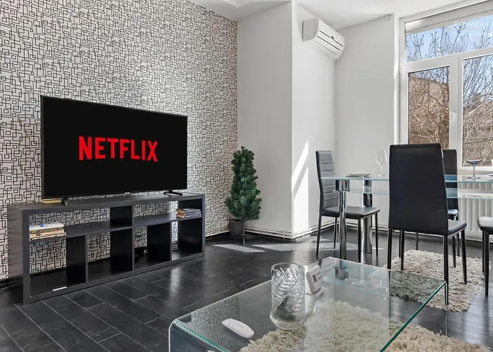 Apartment Bright Designer 1br With Balcony & Wifi