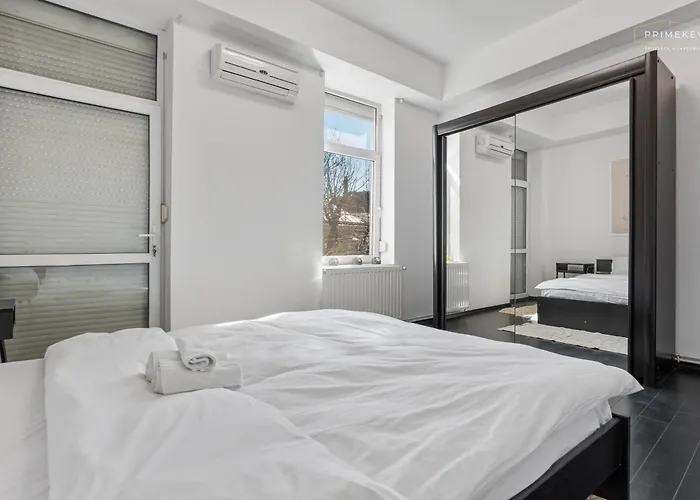 Bright Designer 1br With Balcony & Wifi *